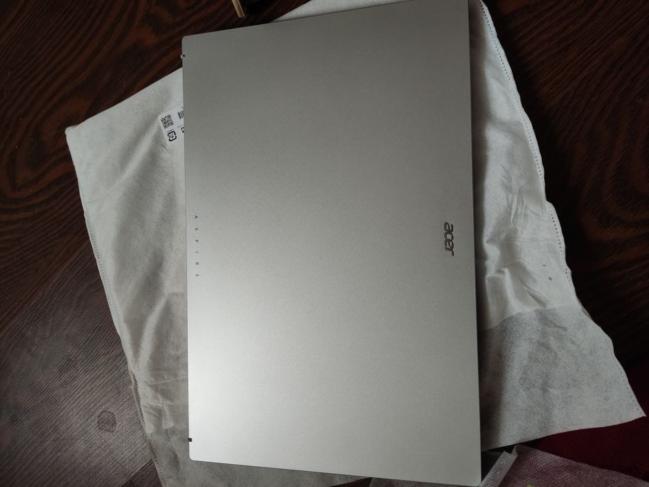 Acer i 5 holati yangi ishlatilmagan