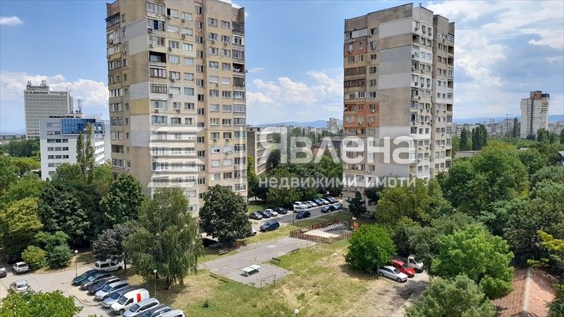 Продава се Едностаен апартамент в София, Захарна фабрика - 40 кв.м за 1998 €/кв.м - Снимка #1