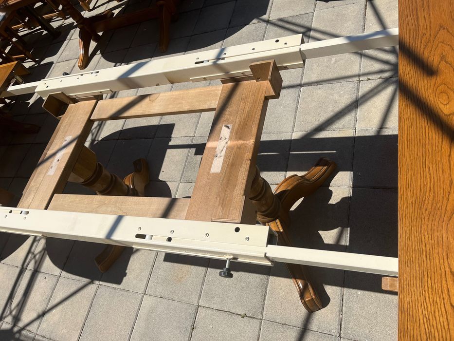 Трапезна маса със шест стола