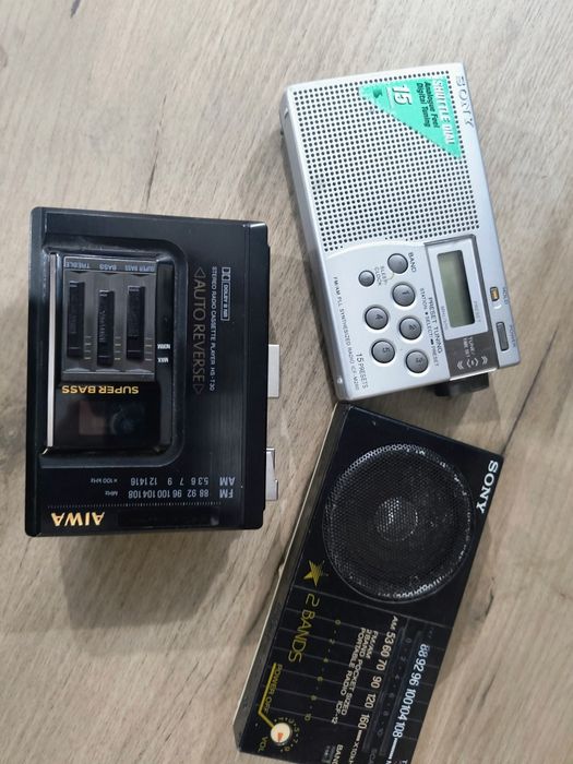 Walkman Aiwa și Radio Sony