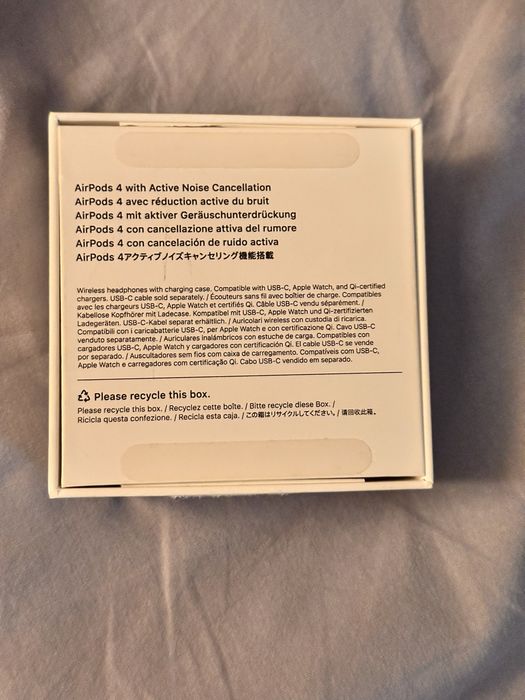 Airpods 4 -active noise cancellation