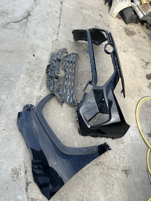 Bară față.aripă dreapta față toyota raw 4.