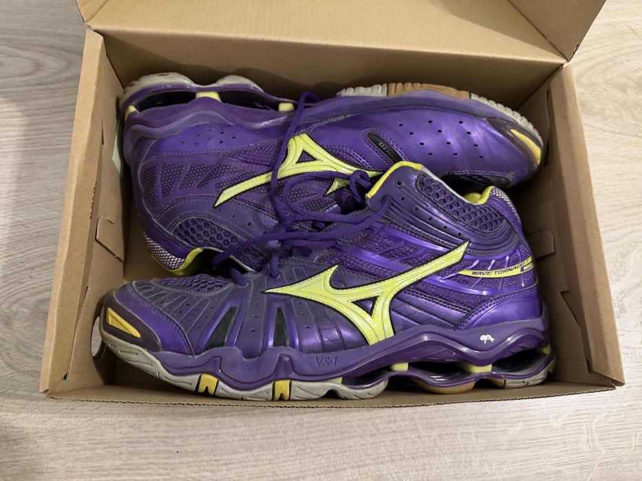Mizuno Wave Tornado 7 Mid