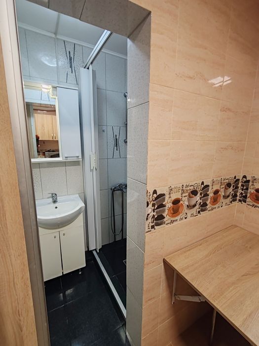 Închiriez garsonieră