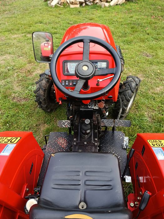 Tractor Dong Feng+plug