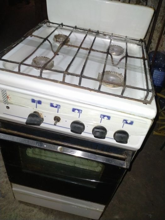 Продам газ плиту