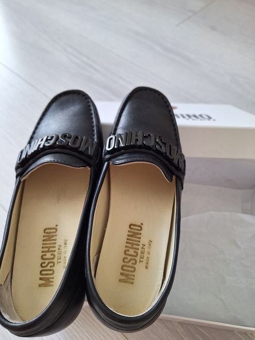 Продам лоферы MOSCHINO на девочку, р.32