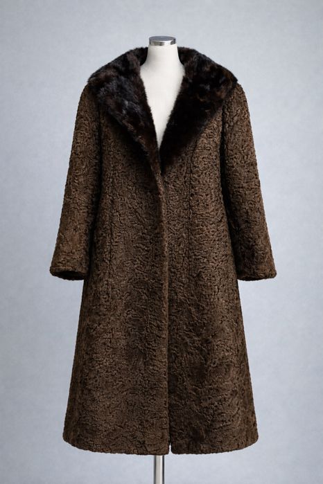 Blana Astrahan cu guler din blana de Nurca