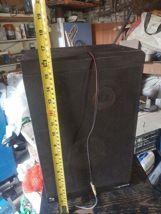 Boxa cu conectare prin cablu cu statie