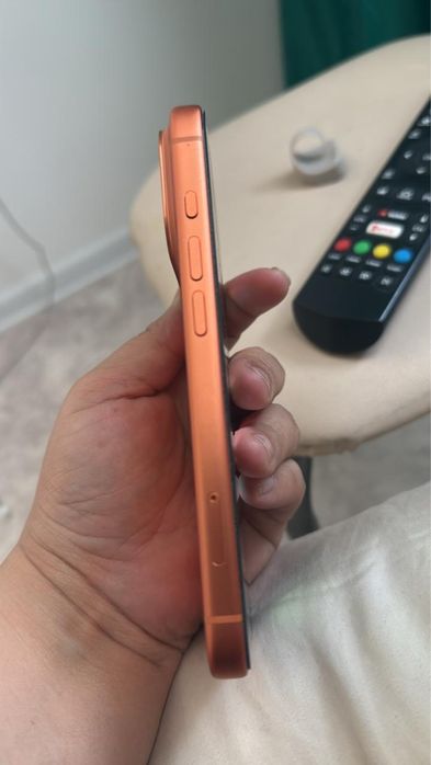 Продам Айфон 17про 256гб