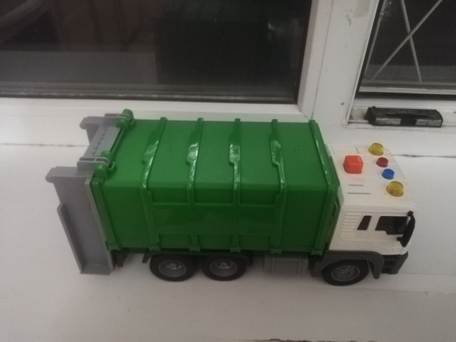 Мусоровоз игрушкыный