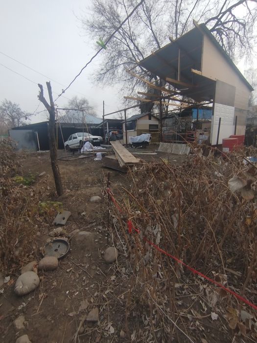 Обменяю участок на дома