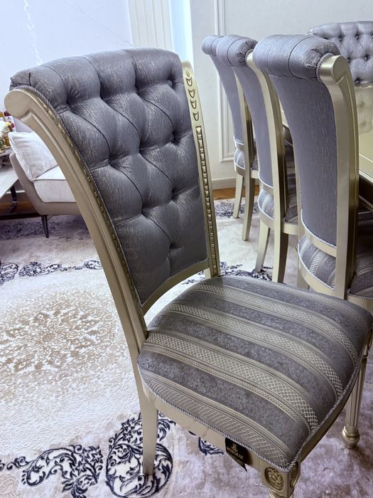 Стол стул мебель для гостинной