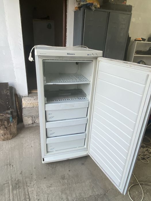 Продам морозильник