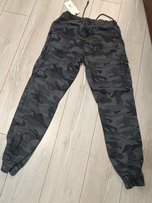 Камуфлажен карго панталон