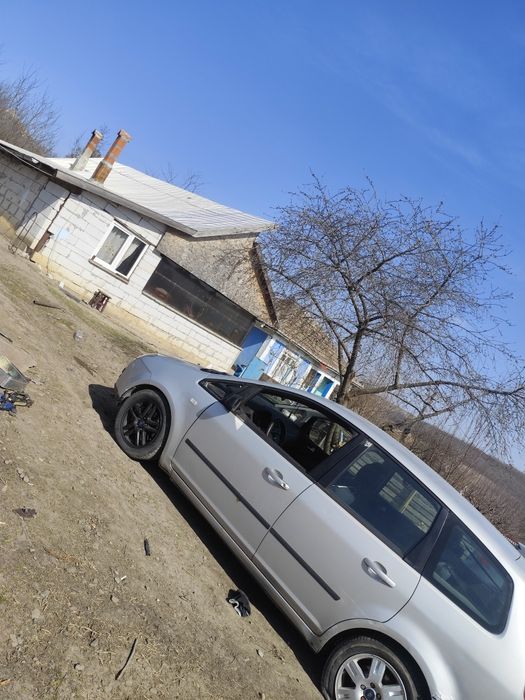 Ford focus c max suant la nmr 74patru92patru96unu