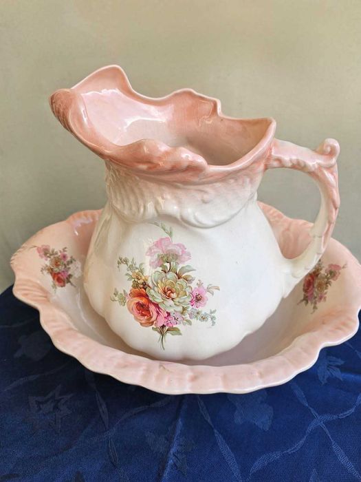 Викториански комплект за баня - кана 4,5л. и леген, произход - Англия.