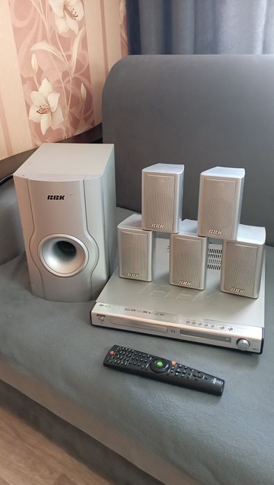 Продам Домашний кинотеатр "BBK DK1410SI"