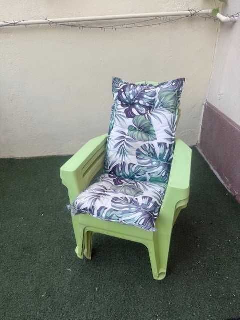 Vind 4 fotolii gradina