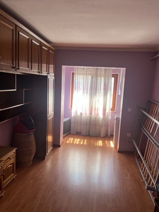 Vand apartament 3 camere + GARAJ