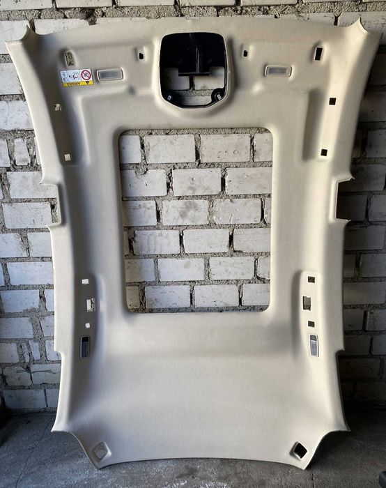 Мек таван Панорама Maserati Levante