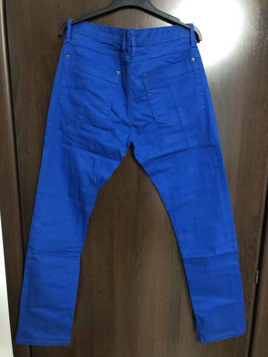 Blugi Bershka albastru cobalt