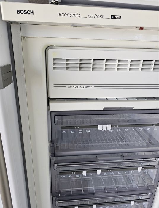 Фризер Bosch- No Frost