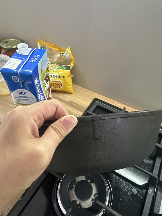 Чугунная сковородка