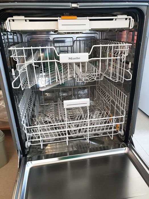 XXL Съдомиялна Miele - Auto Open - 14 Комплекта - Пълно Вграждане 60см