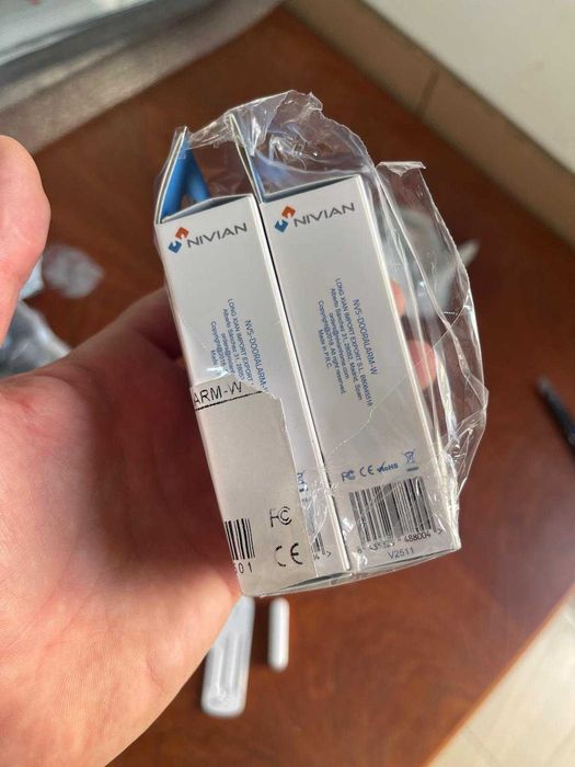 Alarmă inteligentă pentru ușă Nivian cu WiFi, senzor magnetic fără fir, cu aplicație mobilă, buton manual și sirenă de 100 dB (pachet de 3)
