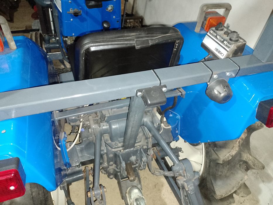Vând tractor Japonez  Iseki TU1900 19 cai carte RAR și  accesorii