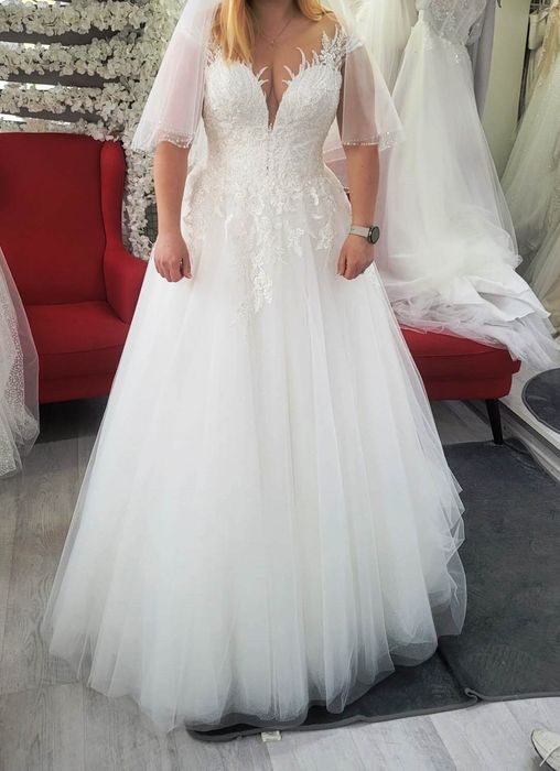 Rochie de mireasa model deosebit salon Angelo