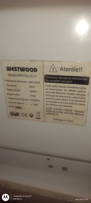 Cuptor cu microunde 700 watt