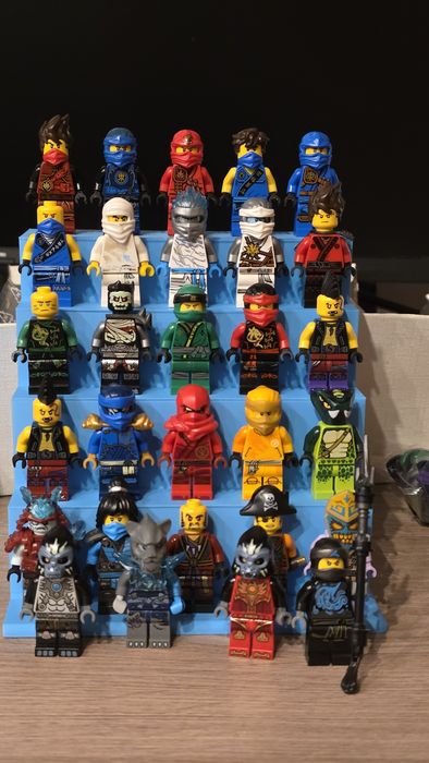 Vând/Schimb figurine lego ninjago