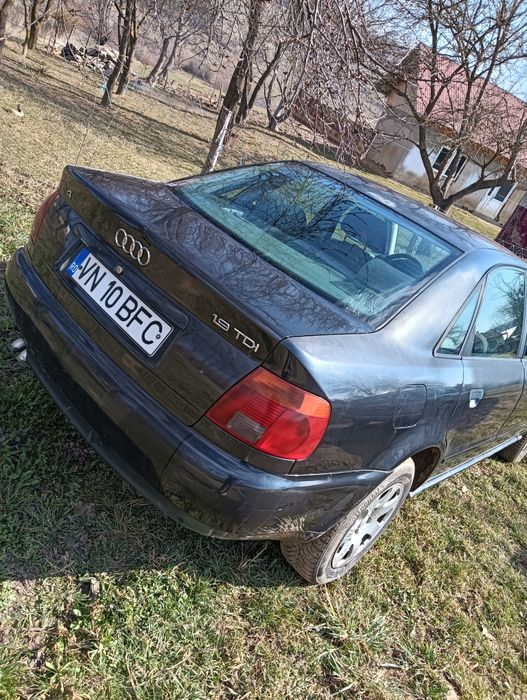 Vând sau schimb Audi A4 b5