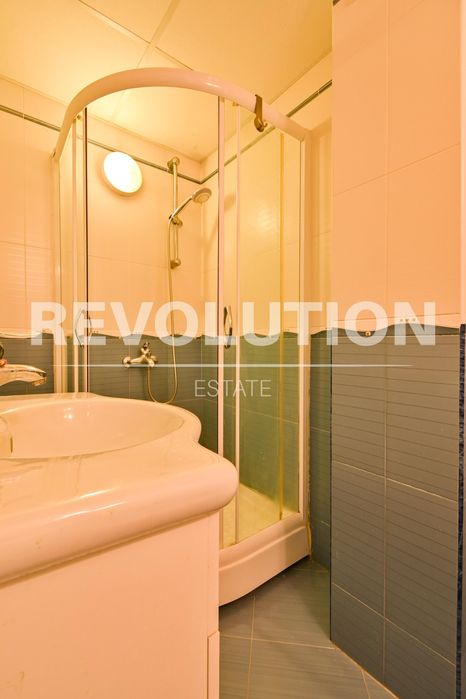 Дава се под наем Тристаен апартамент в София, Оборище - 140 кв.м за 800 € - Снимка #8