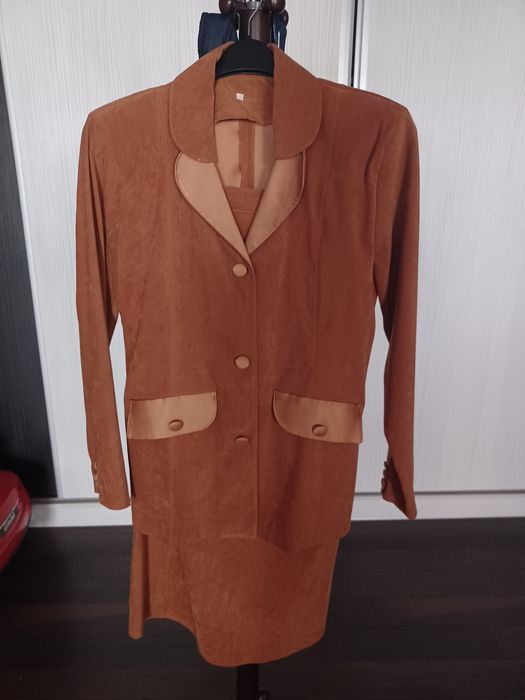 Costum  dama subtire