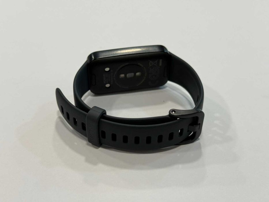 Смарт гривна HUAWEI Band 8