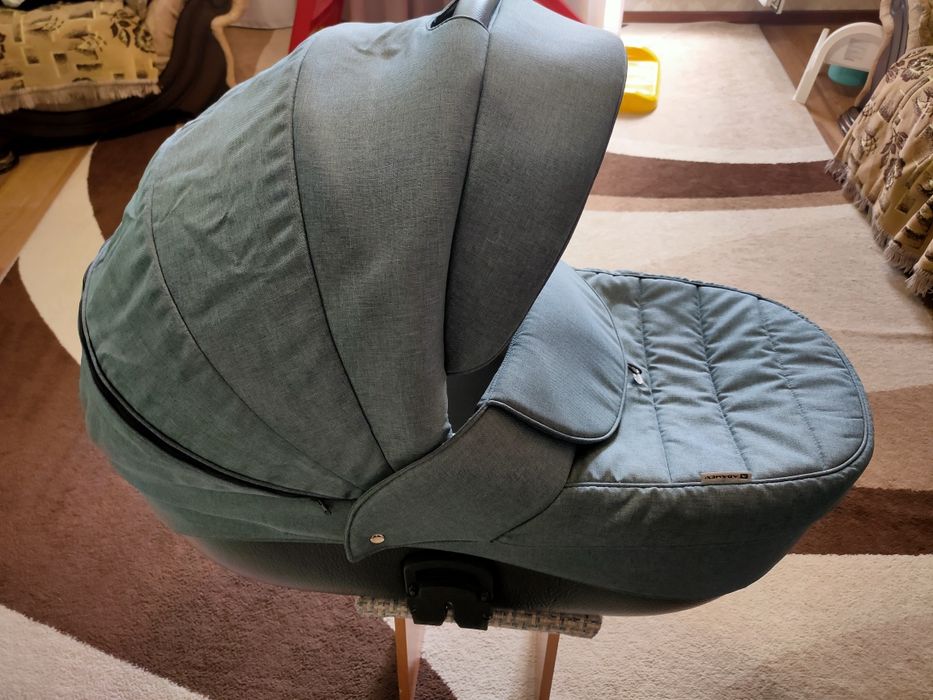 Коляска.   Adamex