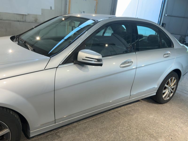 Mercedes-Benz C-Klasse C 200 CDI BlueEfficiency Avantgarde 2012