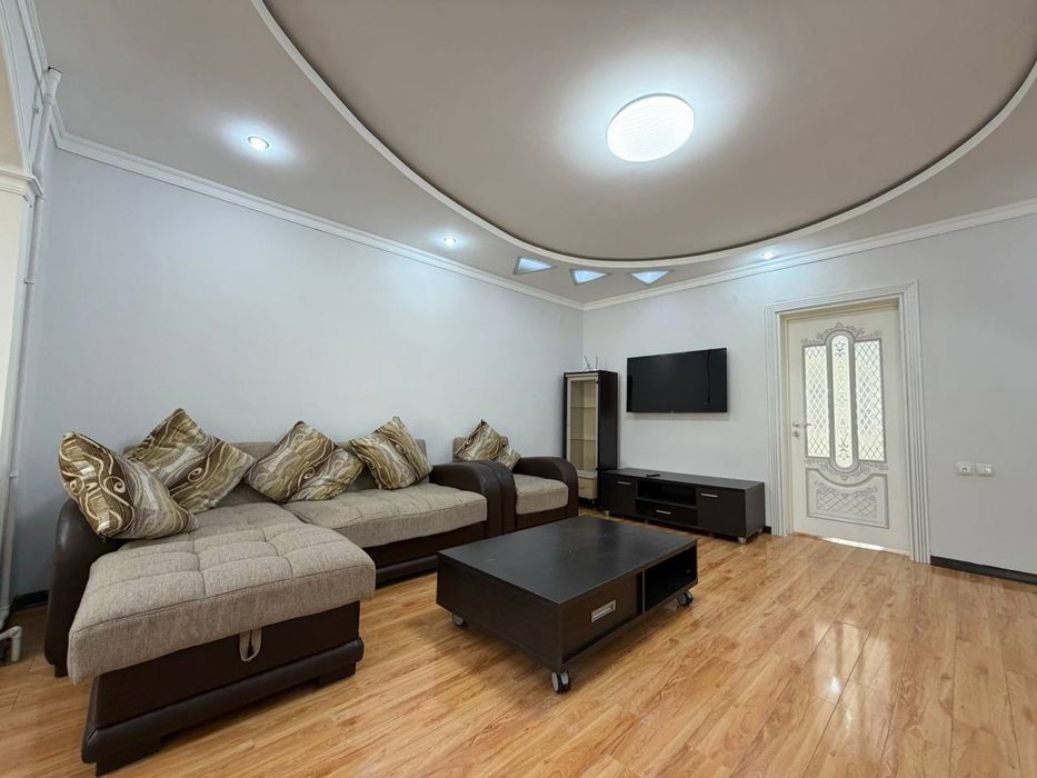 Продается 2х комнатная на Ц-7 рядом кафе BON