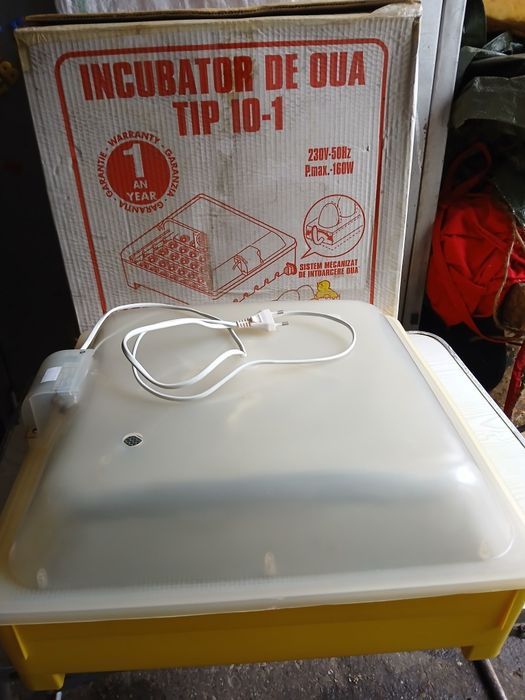 Incubator de oua scos pui.