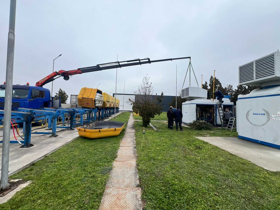 Транспортни услуги Камион с кран 20 метра. Автокран