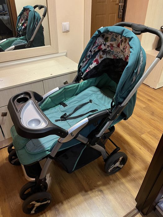 Коляска детская , зелёного цвета