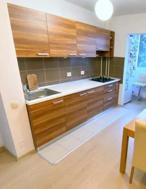 Дава се под наем Двустаен апартамент в Бургас, Център - 50 кв.м за 255 € - Снимка #3