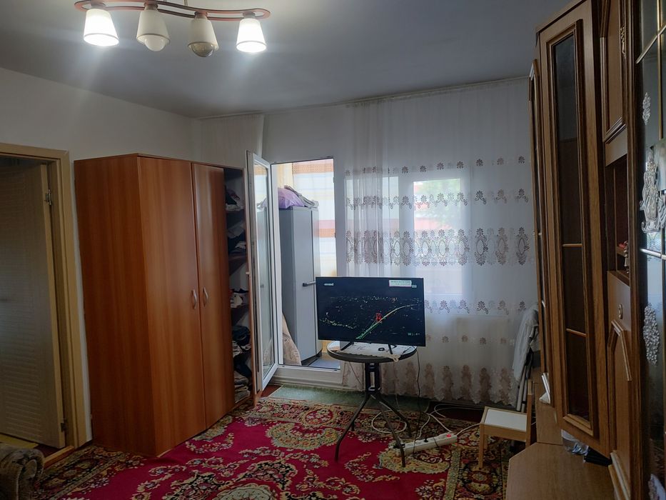 De vânzare apartament 3 camere