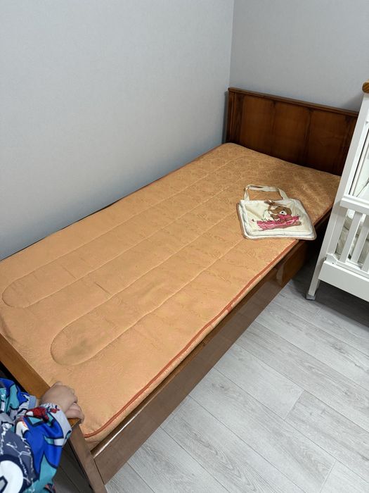 Divan stol stul eshik 3 dona hammasi sotladi