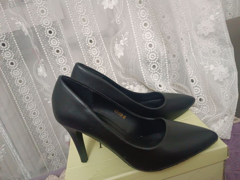 Бір-екі киілген туфлилер сатамын