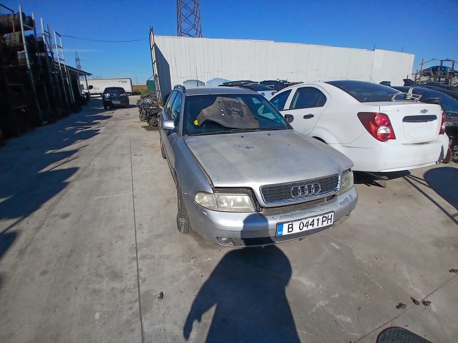 dezmembrez audi a4 b5