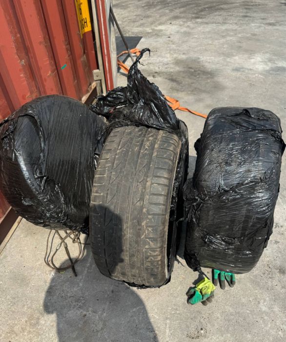 Продам резину с дисками на БМВ